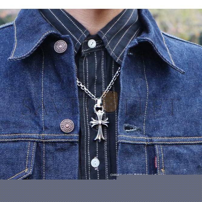 Ch**me He**ts small cross pendant