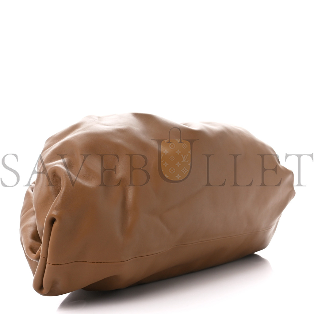 bo*te*ga Ve*ne*ta smooth butter calf the pouch oversized clutch teak (39*19*9cm)