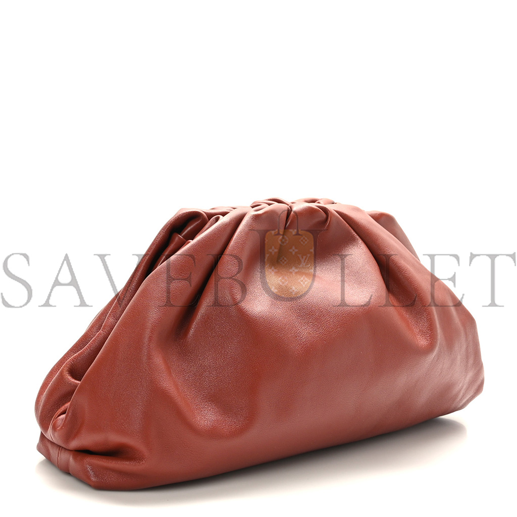 bo*te*ga Ve*ne*ta smooth butter calf the pouch oversized clutch rust (38*18*9cm)