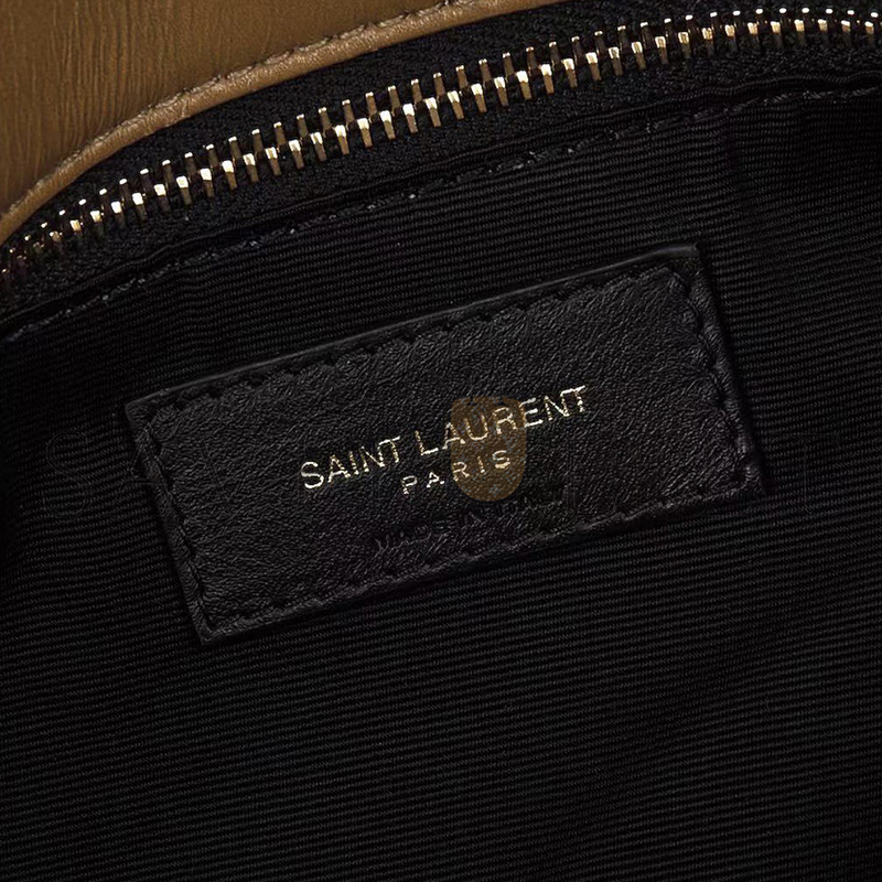 Y*L puffer medium in leather 2402226697850 (35*23*13cm)