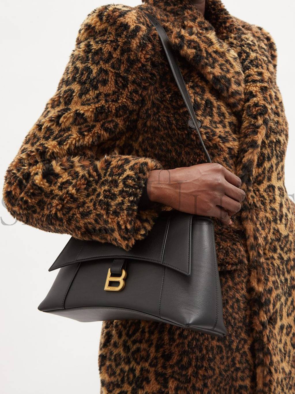 Ba*len*cia*ga black downtown s leather bag matchesfashion us (29.2*19.3*10.6cm)