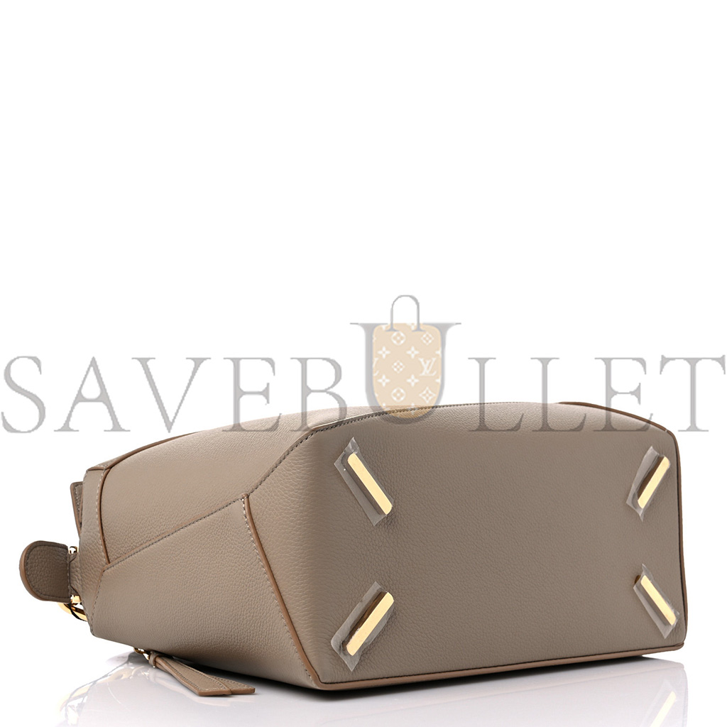 l*ew* grained calfskin small puzzle edge bag sand (24*16.5*10.5cm)