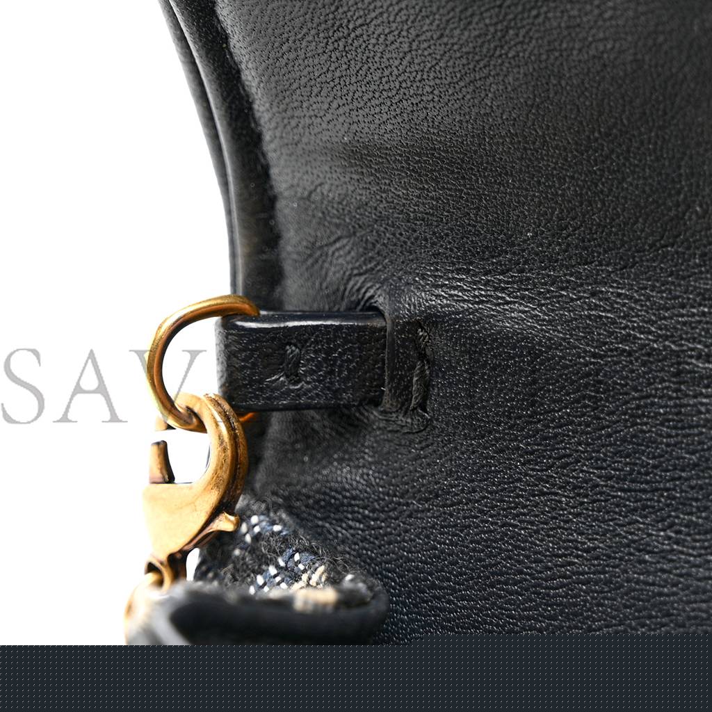 D*or oblique nano saddle chain pouch blue (11*9*2.5cm)