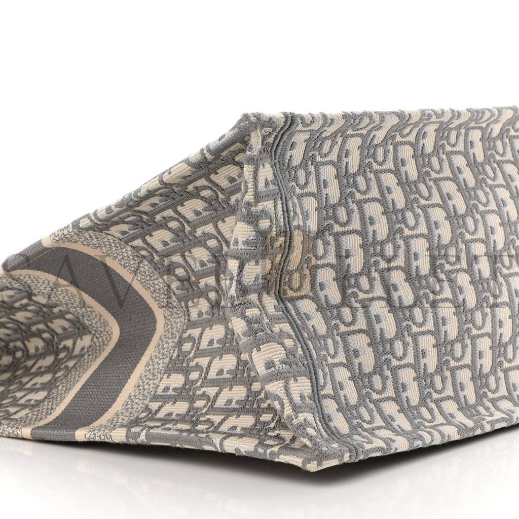 D*or oblique large book tote grey (42*35*16.5cm)